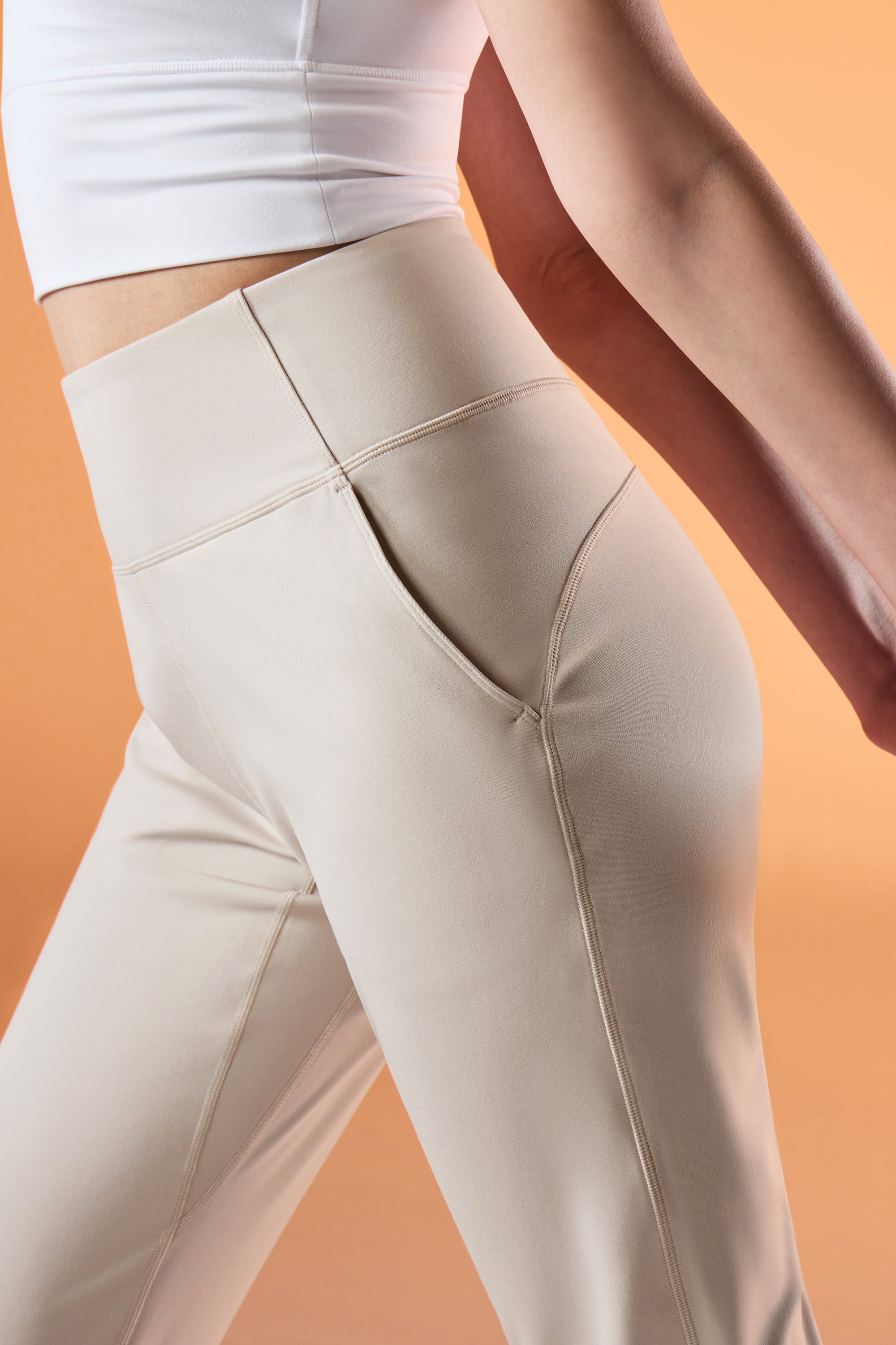 #color_feather beige