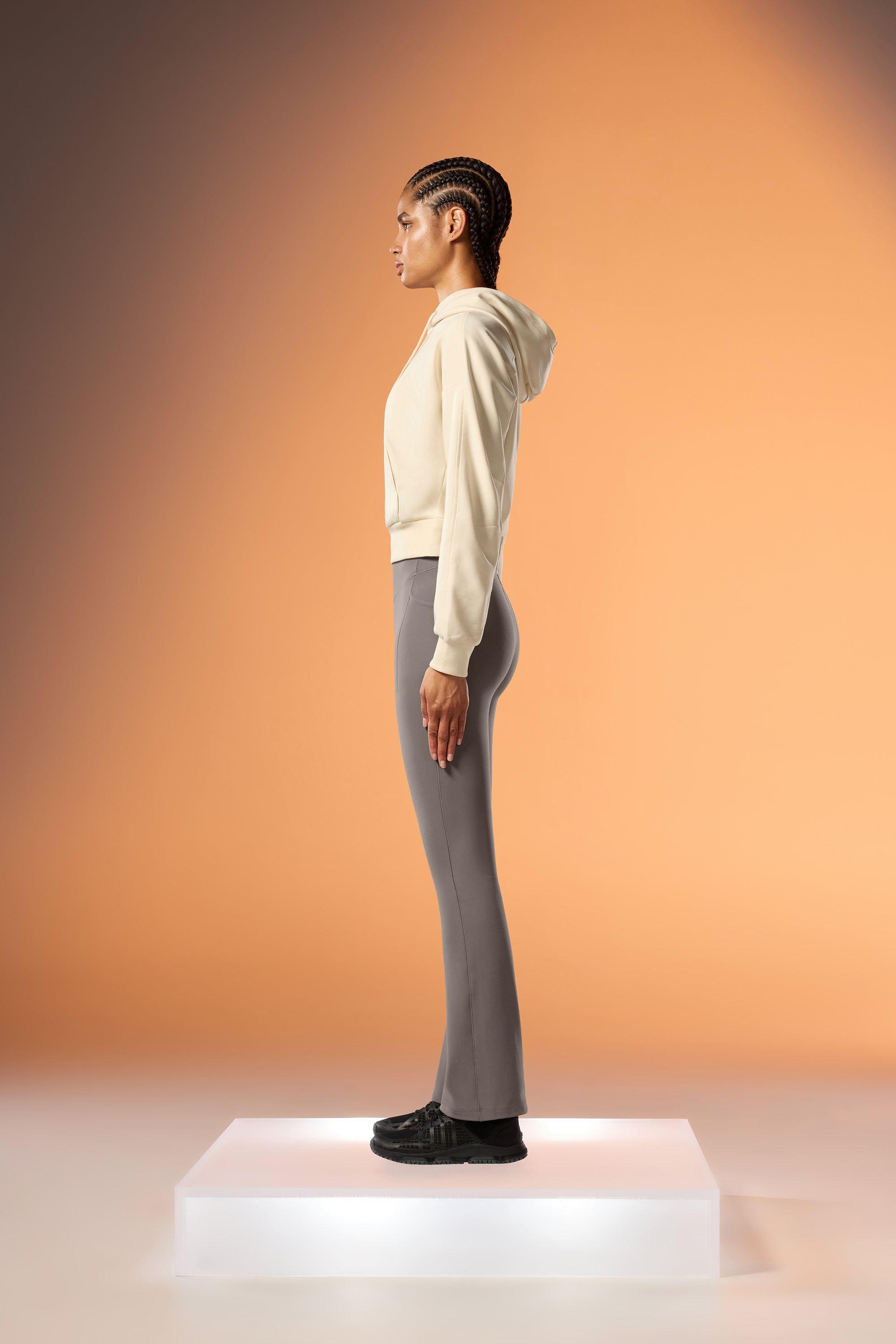 #color_grayish brown