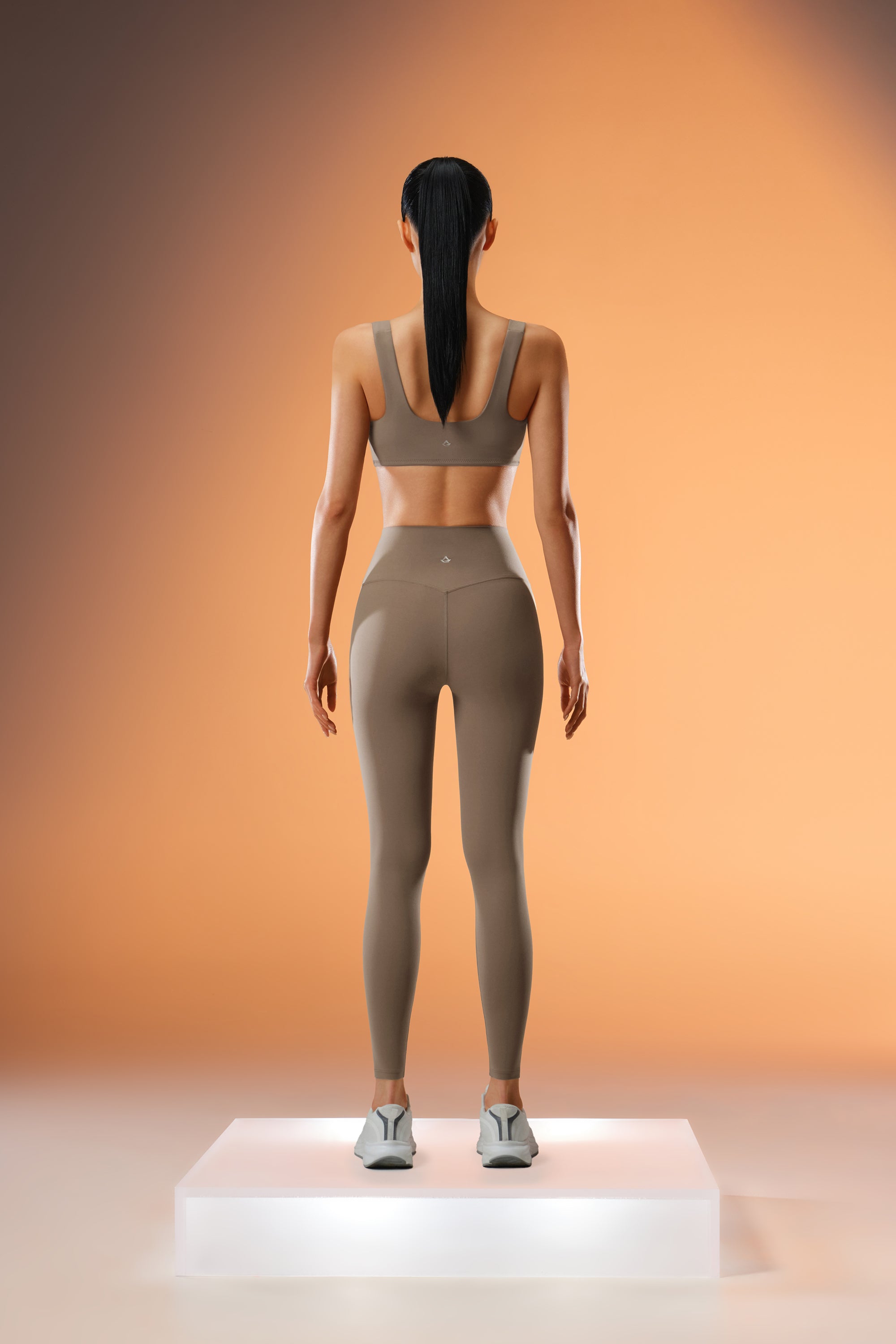 #color_sandalwood brown