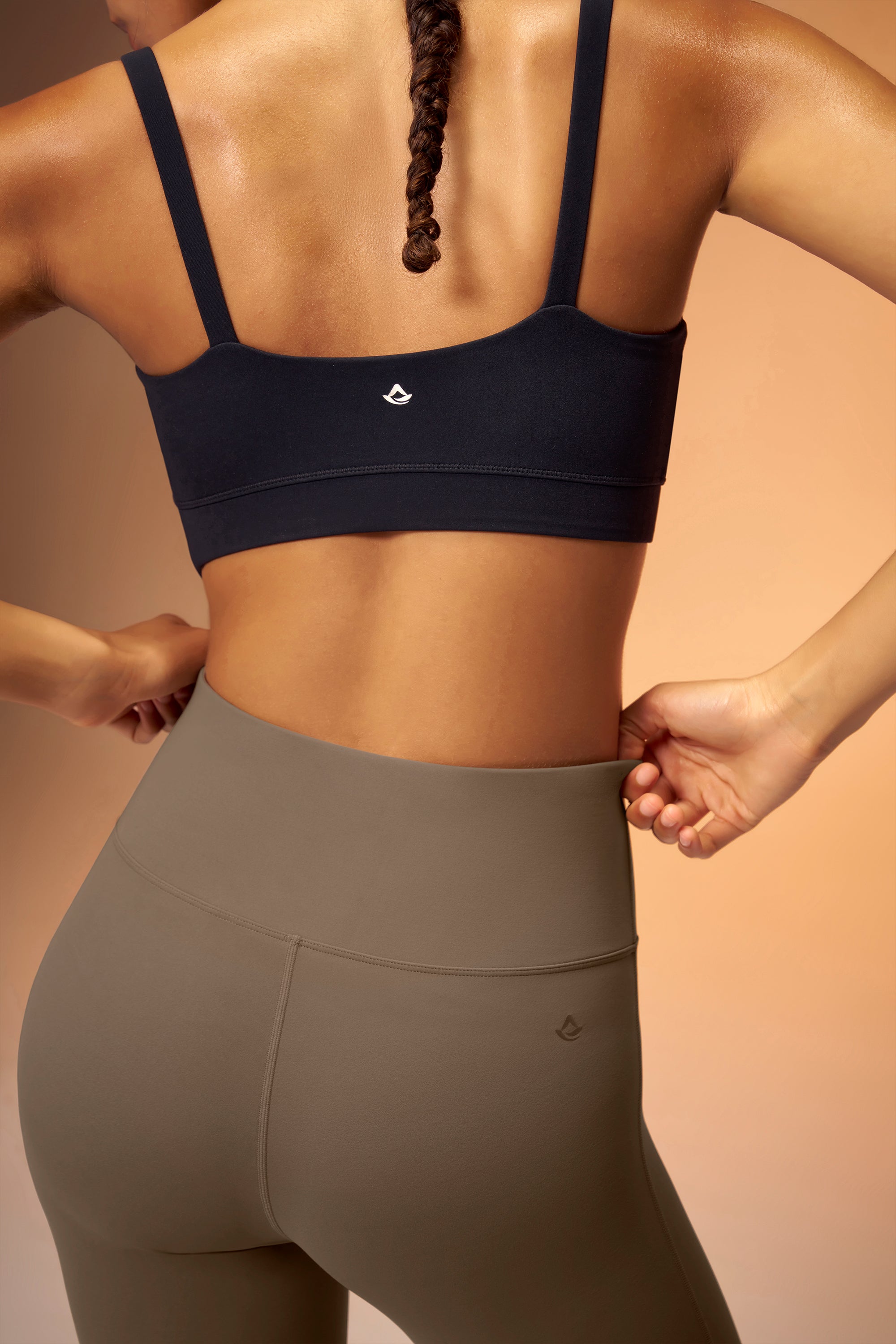 #color_sandalwood brown