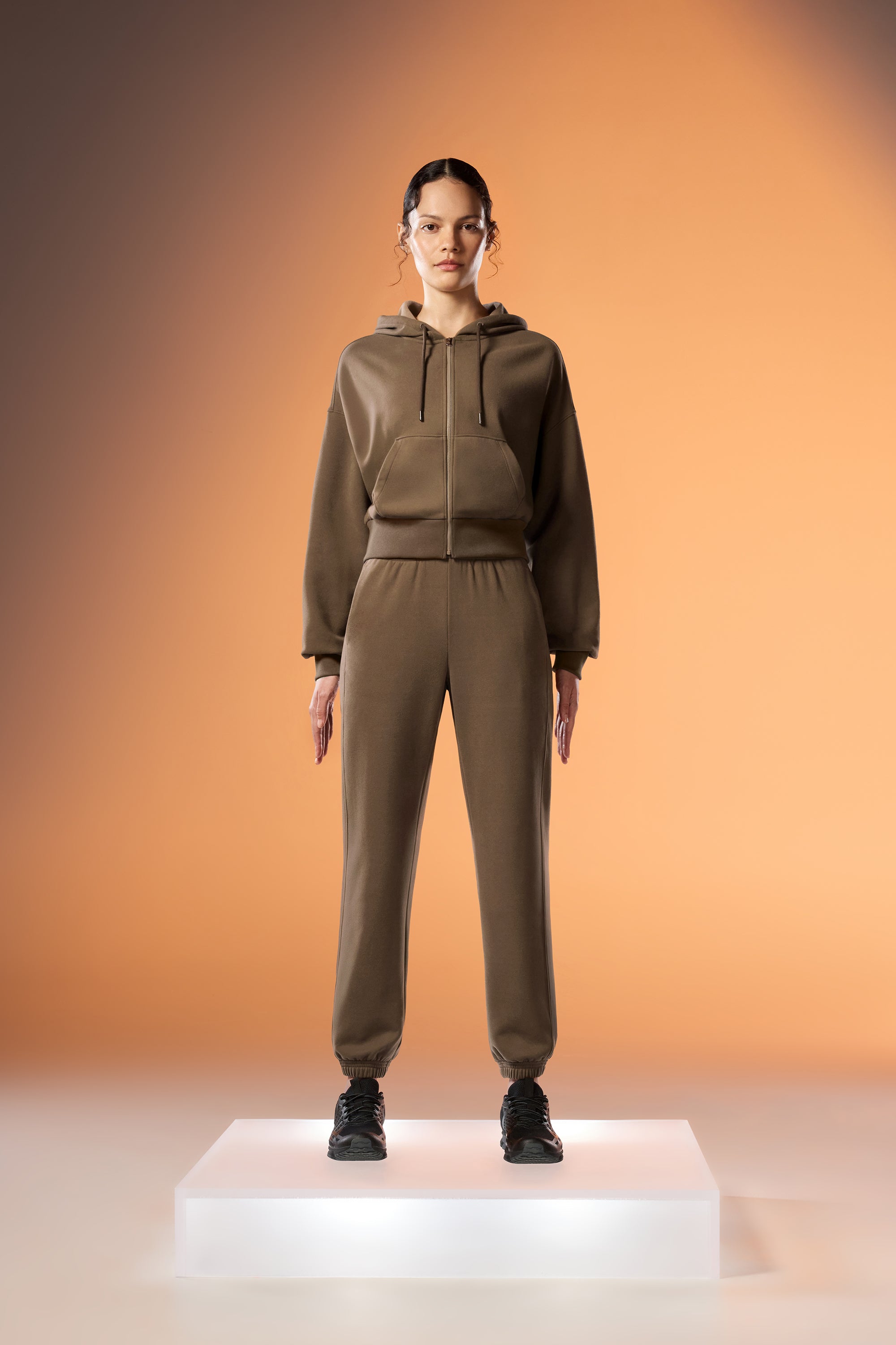 #color_sandalwood brown