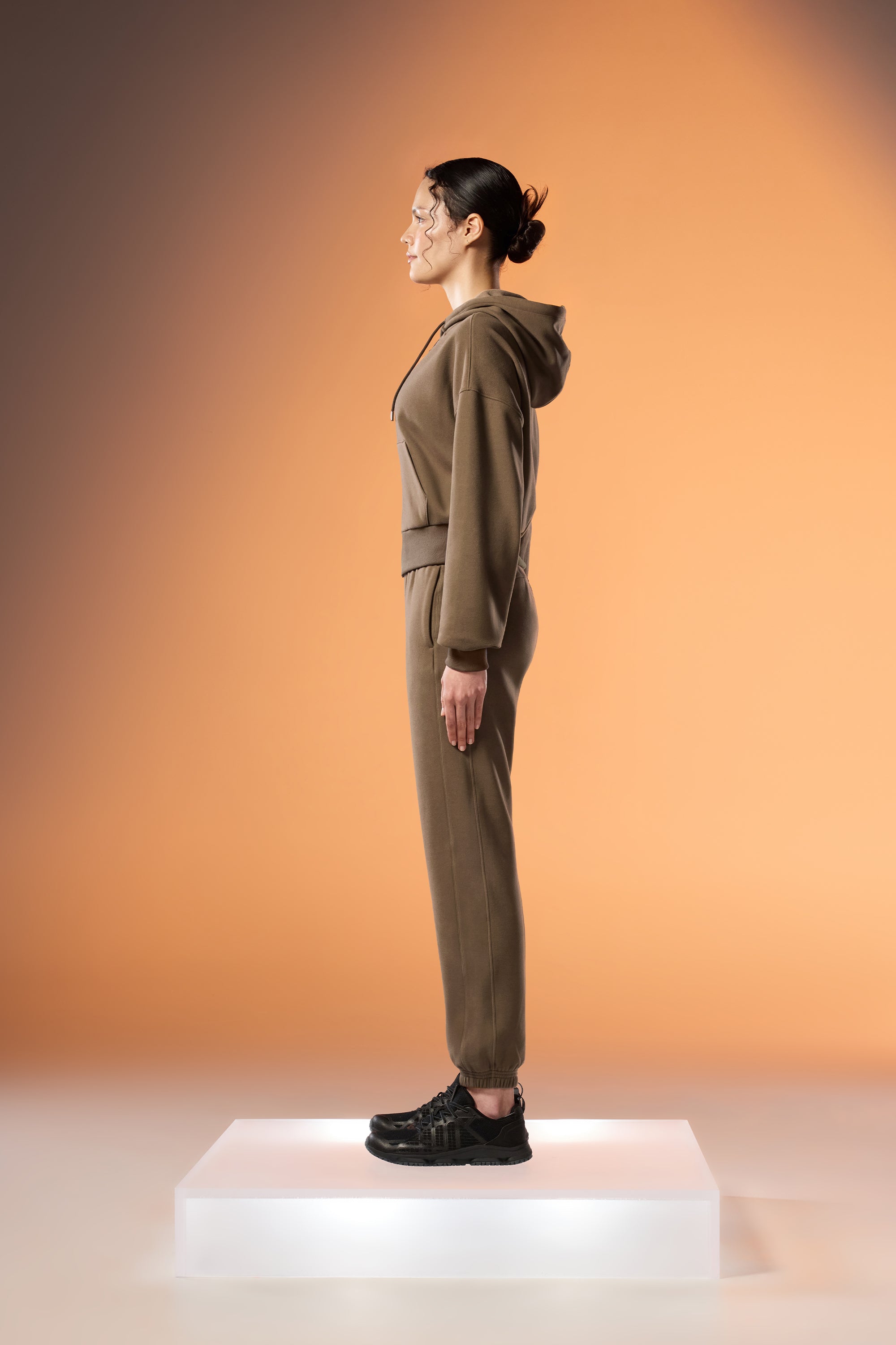 #color_sandalwood brown