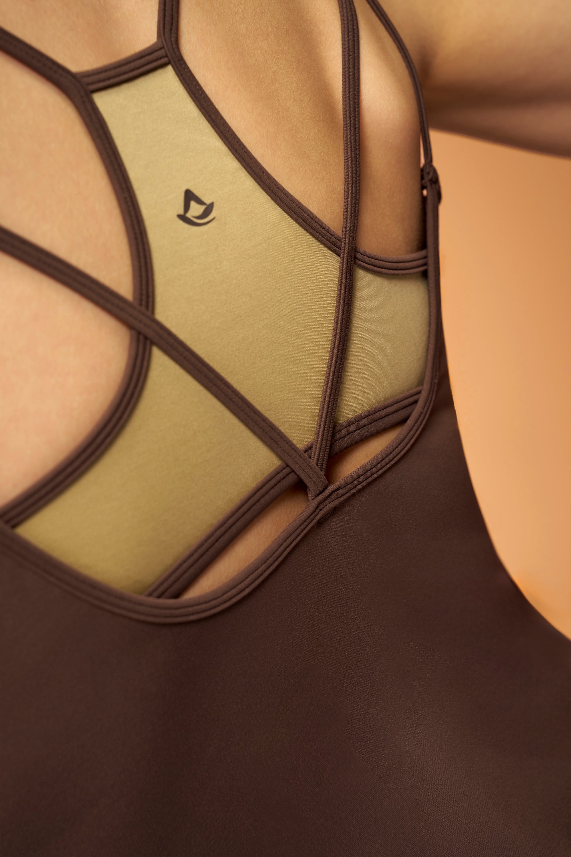 #color_taupe brown