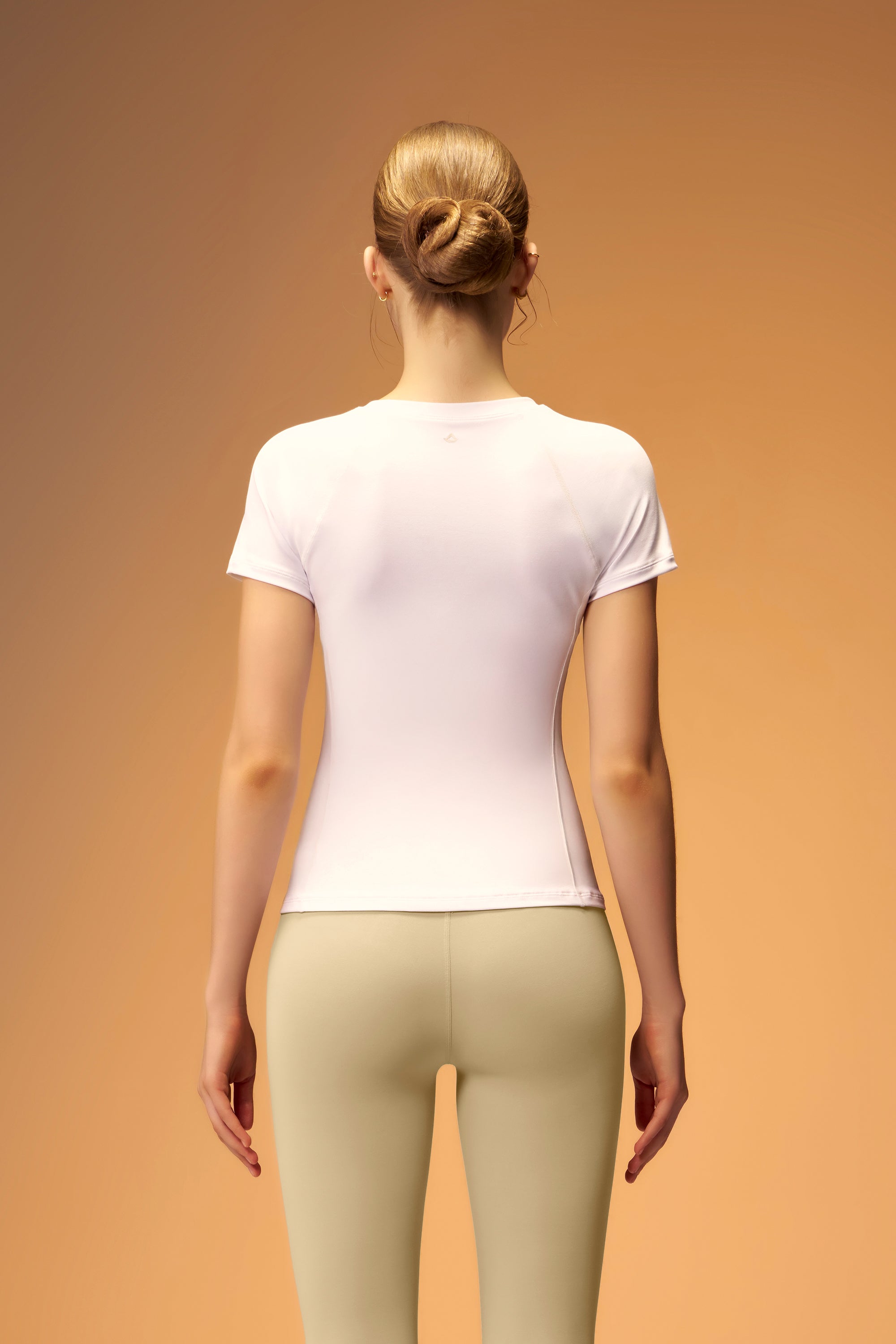 #color_white / solid