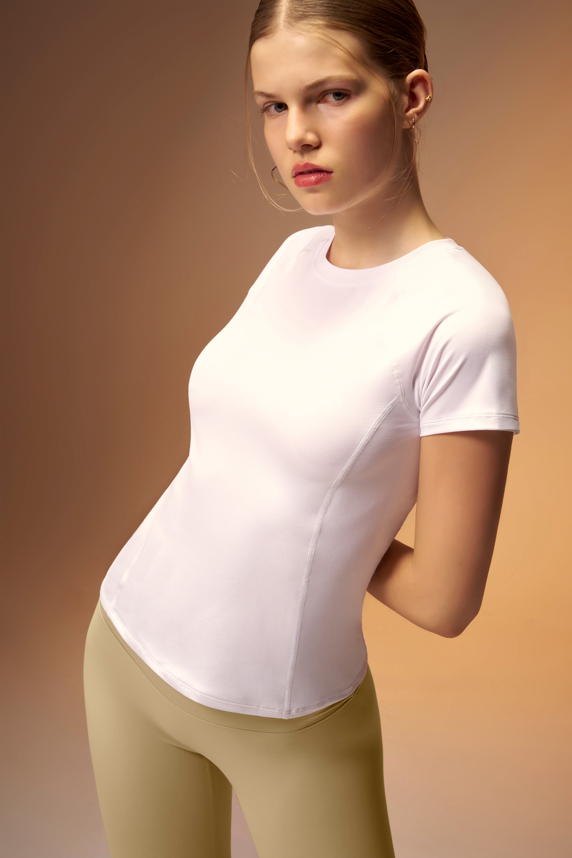 #color_white / solid