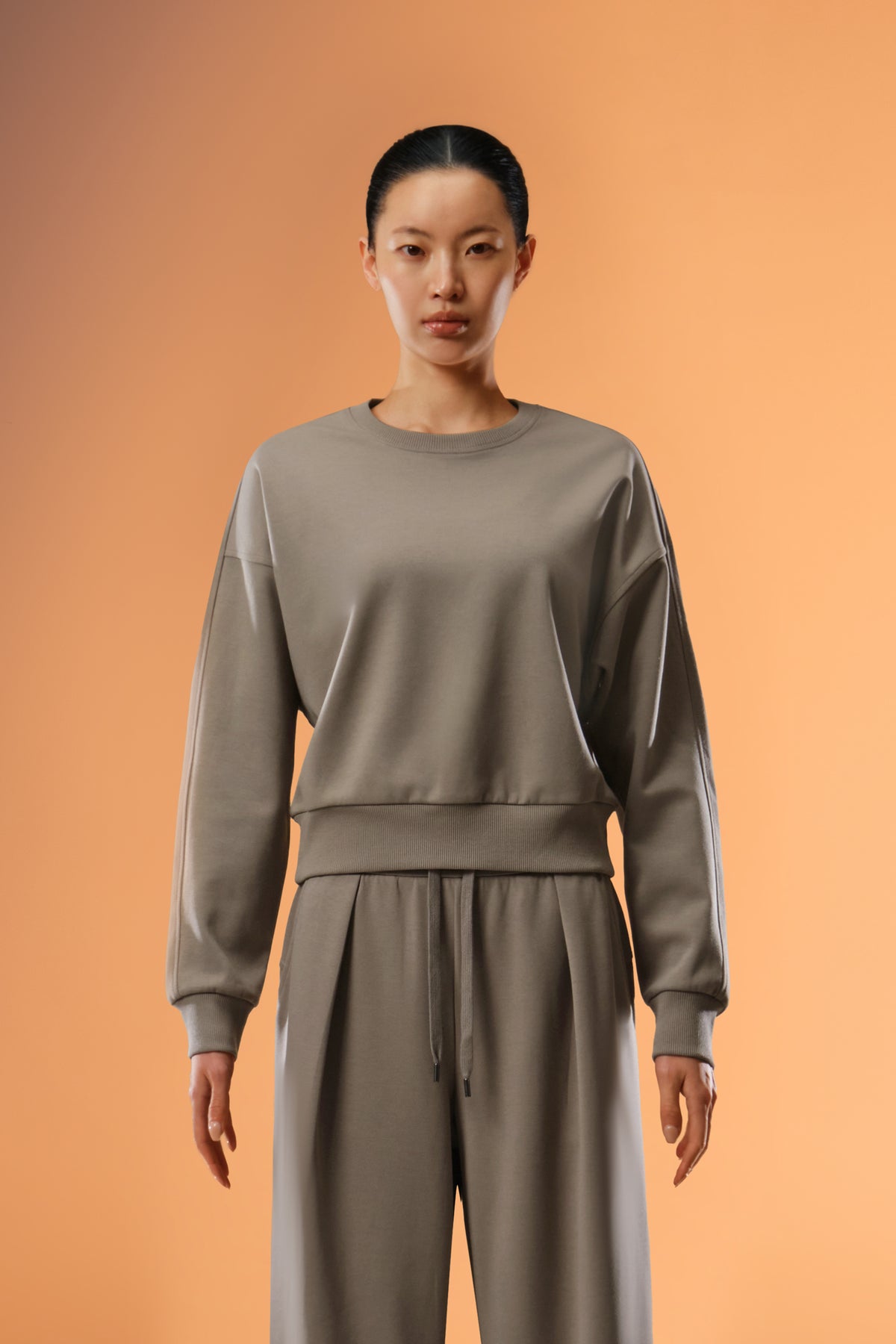 Easy Soft Oversized-Fit Cropped Crew - Fog Brown