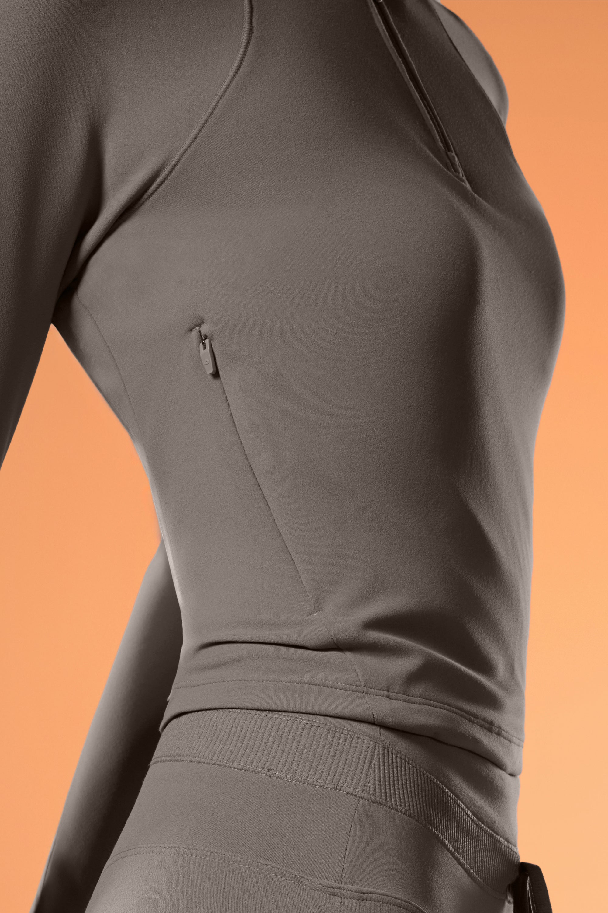 #color_grayish brown