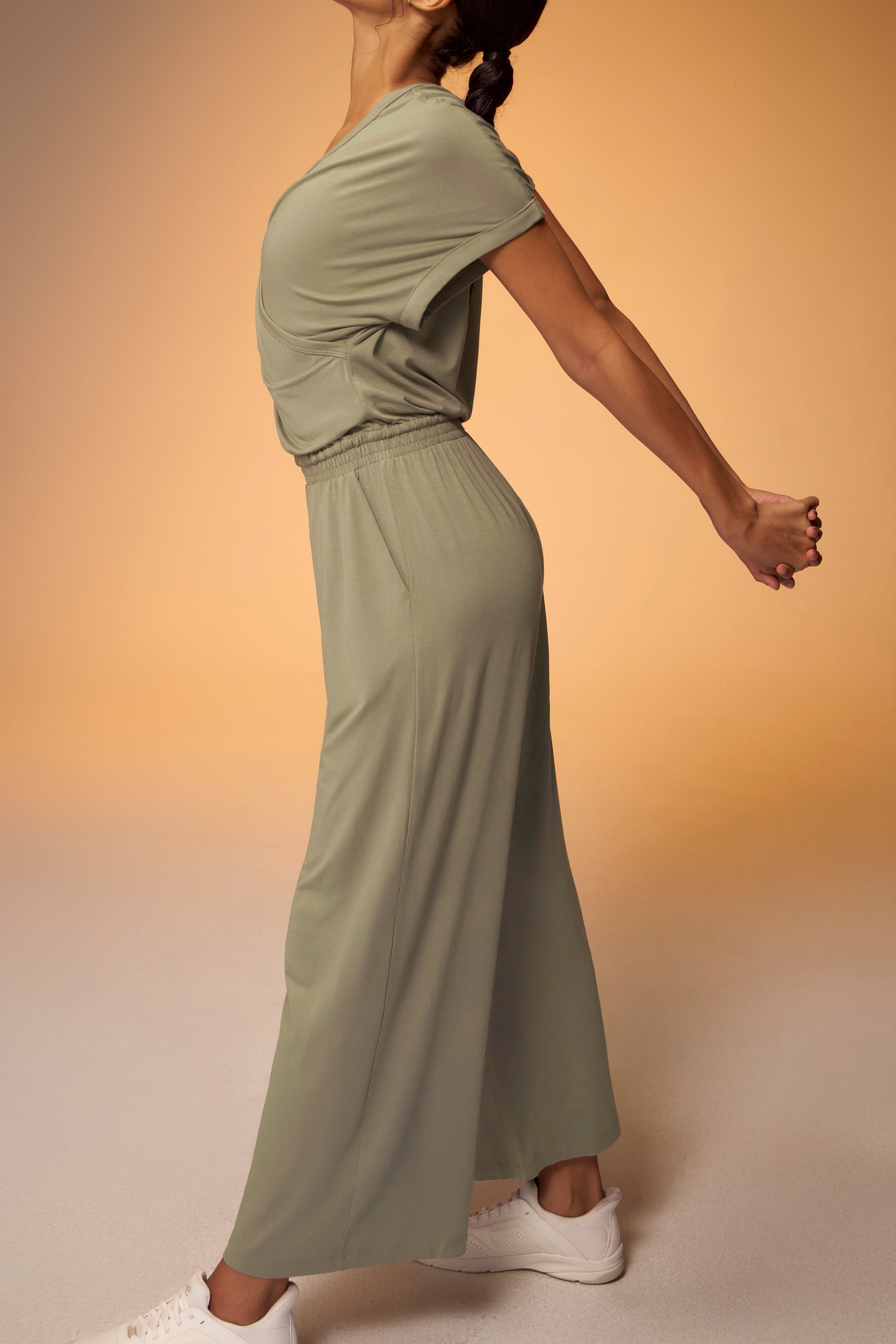 #color_matte khaki
