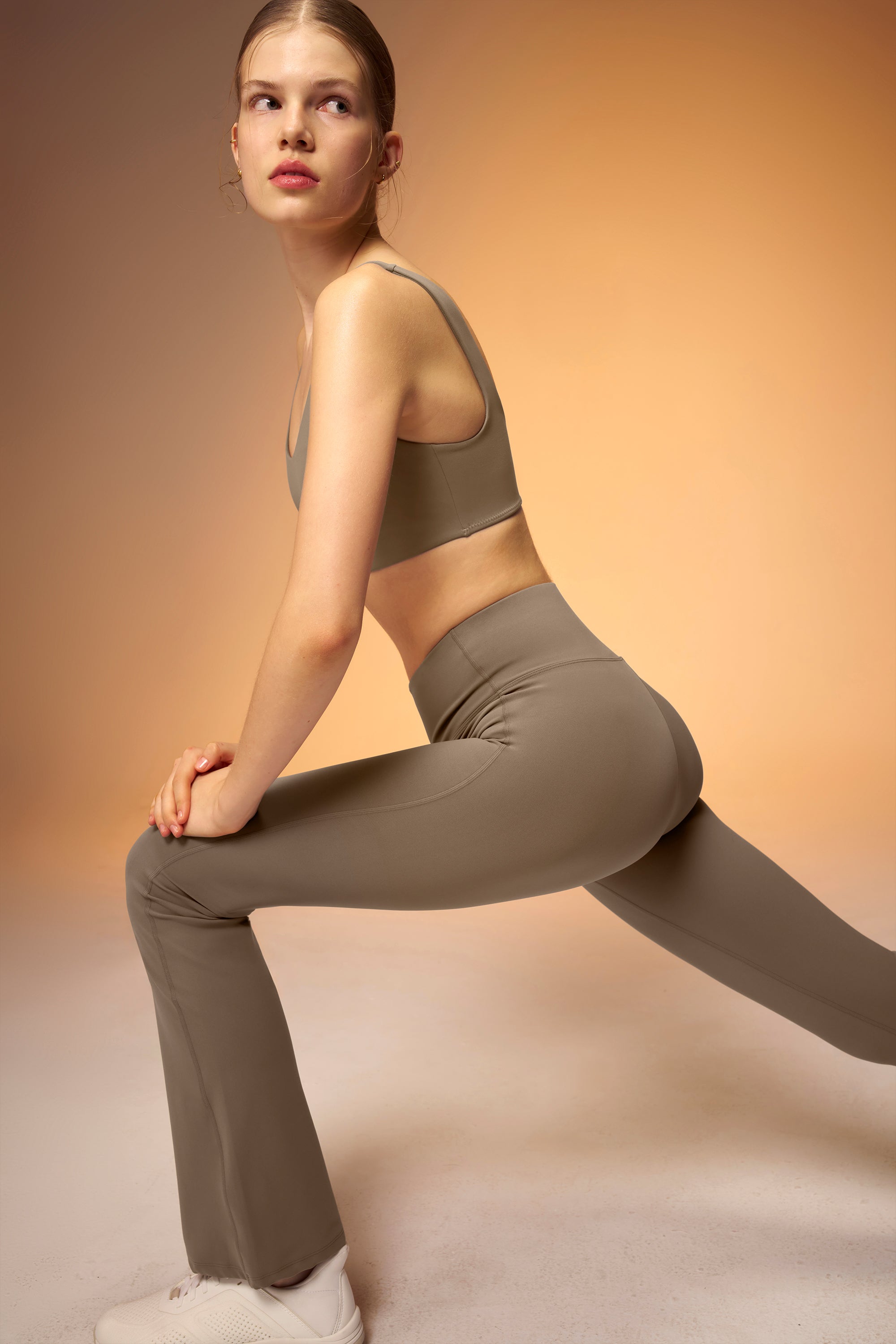 ButterFlow™ Flare Legging - Sandalwood Brown
