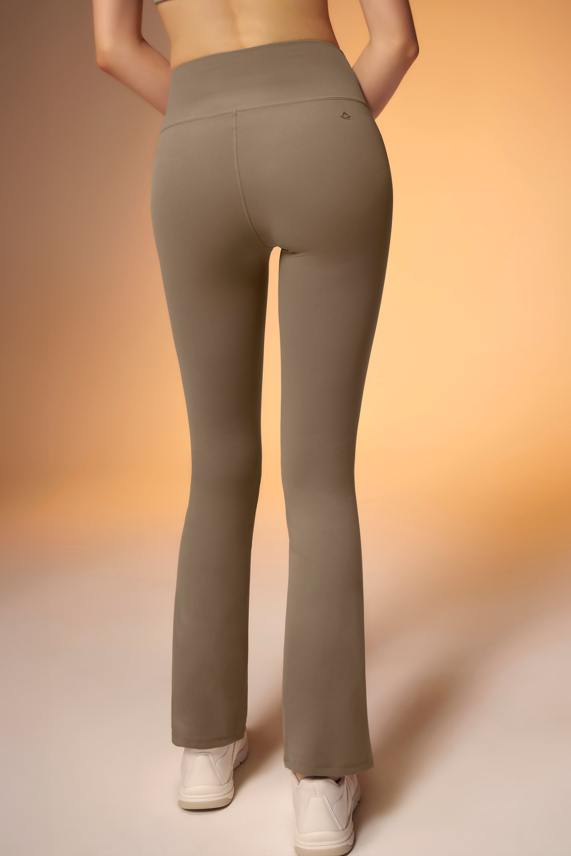 ButterFlow™ Flare Legging - Sandalwood Brown