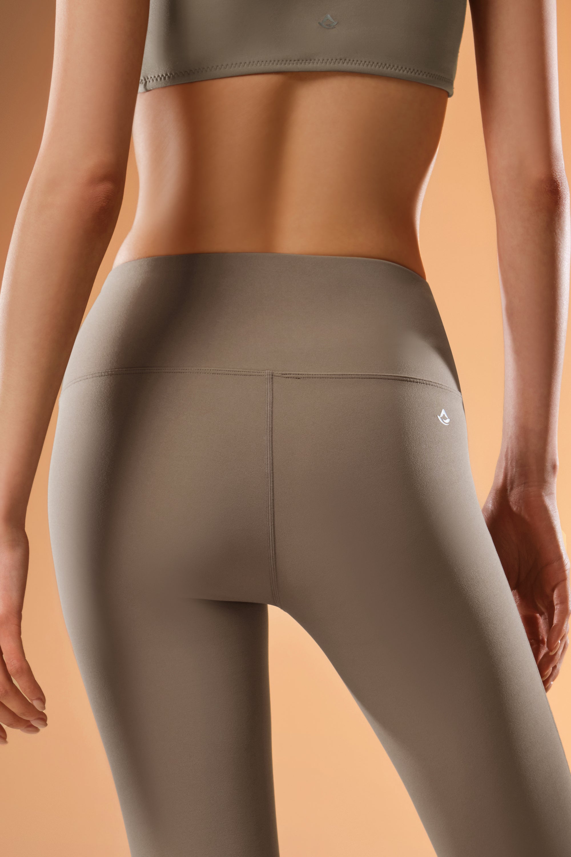 #color_sandalwood brown