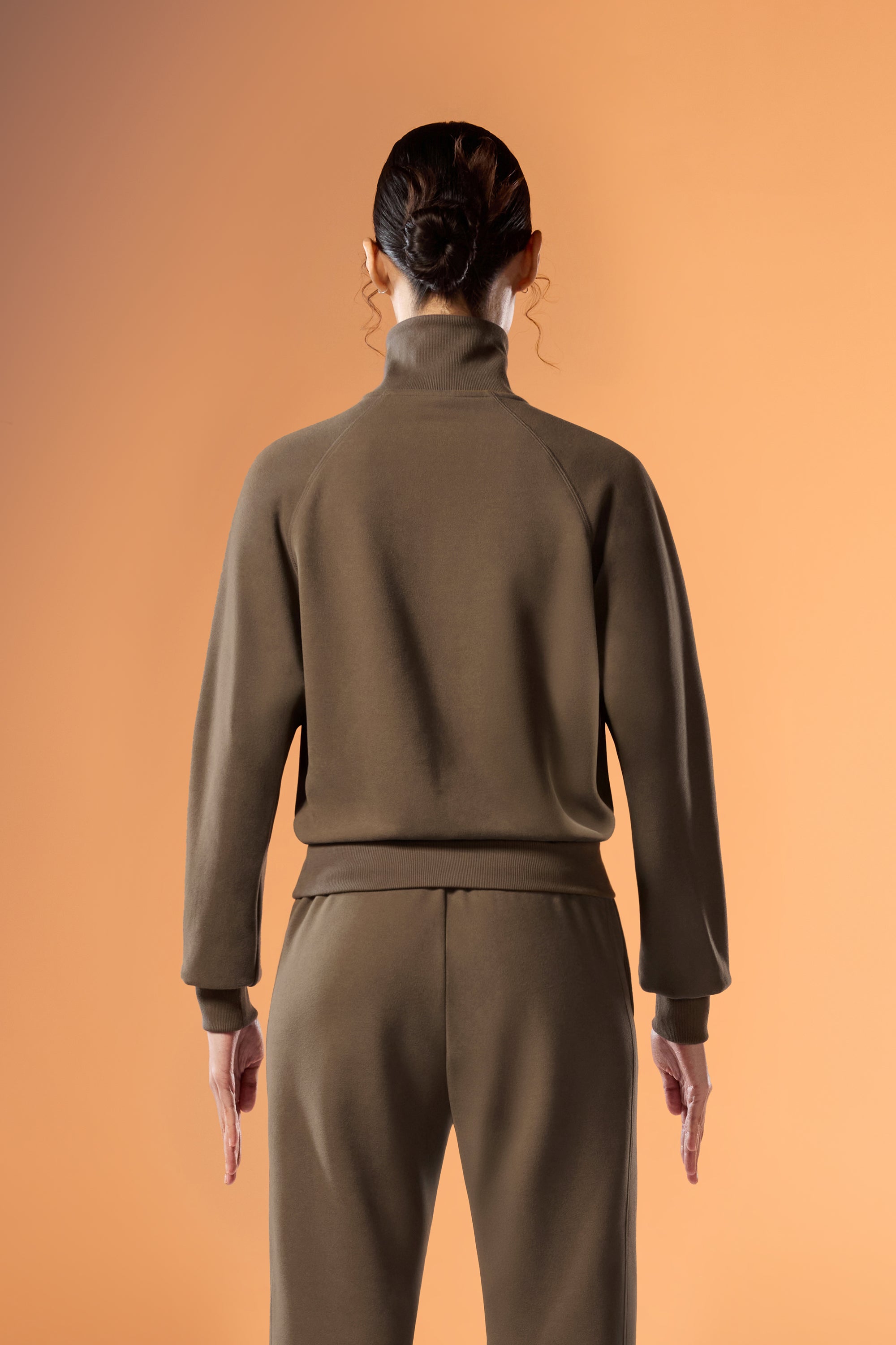 #color_sandalwood brown