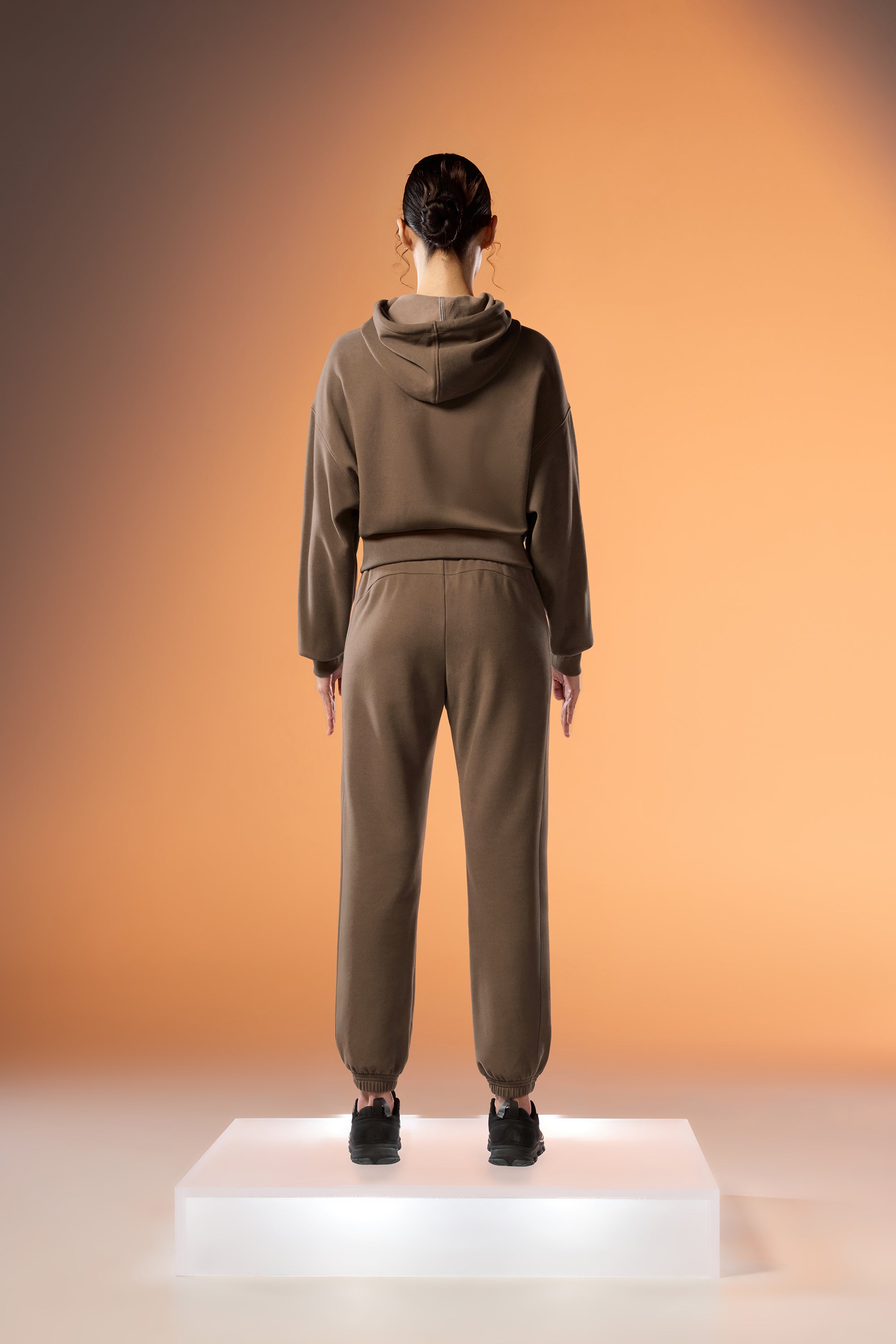 #color_sandalwood brown