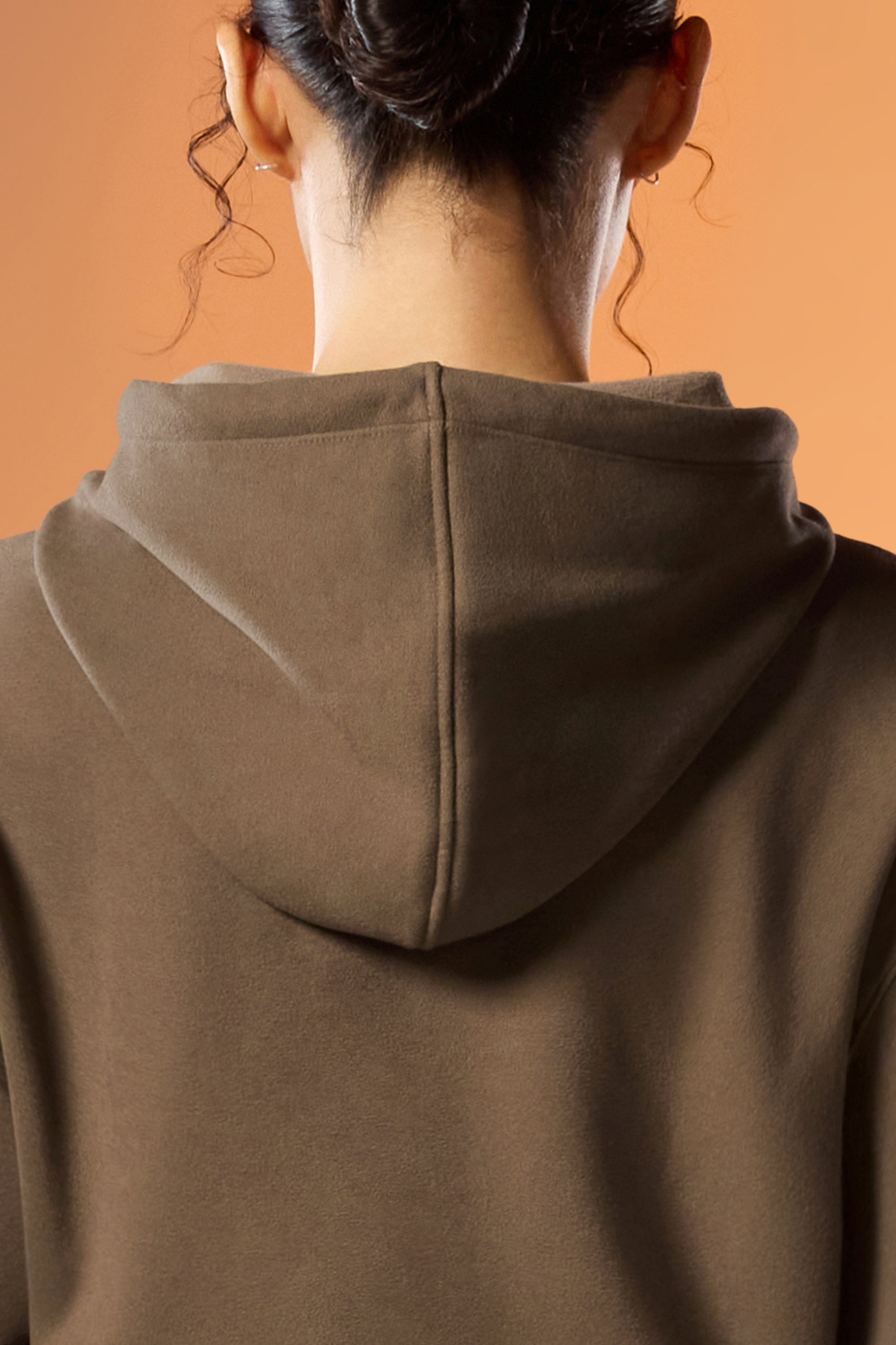 #color_sandalwood brown