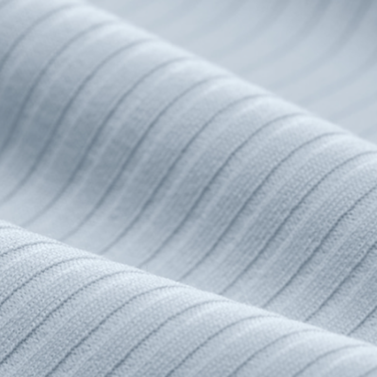 Soft texture. Secure fit.